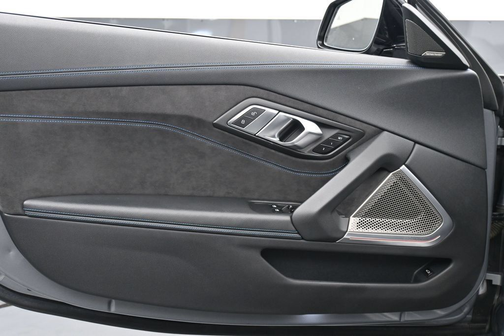 Used 2023 BMW Z4 sDrive30i w/ Premium Package RWD image 9