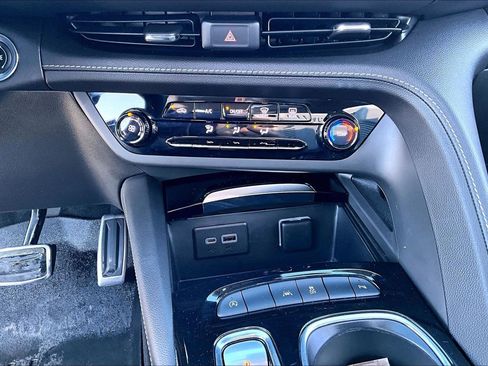 Used 2022 Buick Envision Preferred w/ Sport Touring Package image 23