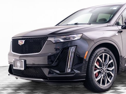 Used 2024 Cadillac XT6 Sport w/ Technology Package AWD/4WD image 43