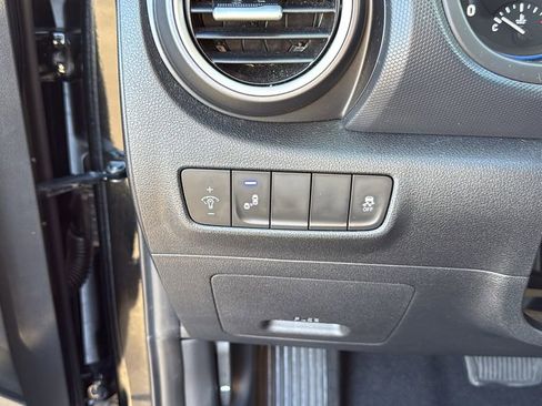 Used 2018 Hyundai Kona SEL image 22