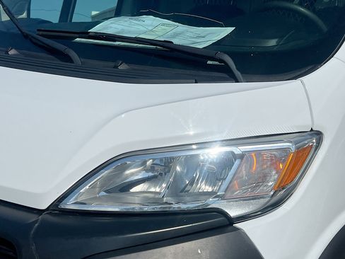 Used 2024 RAM ProMaster 2500 w/ Convenience Group image 11