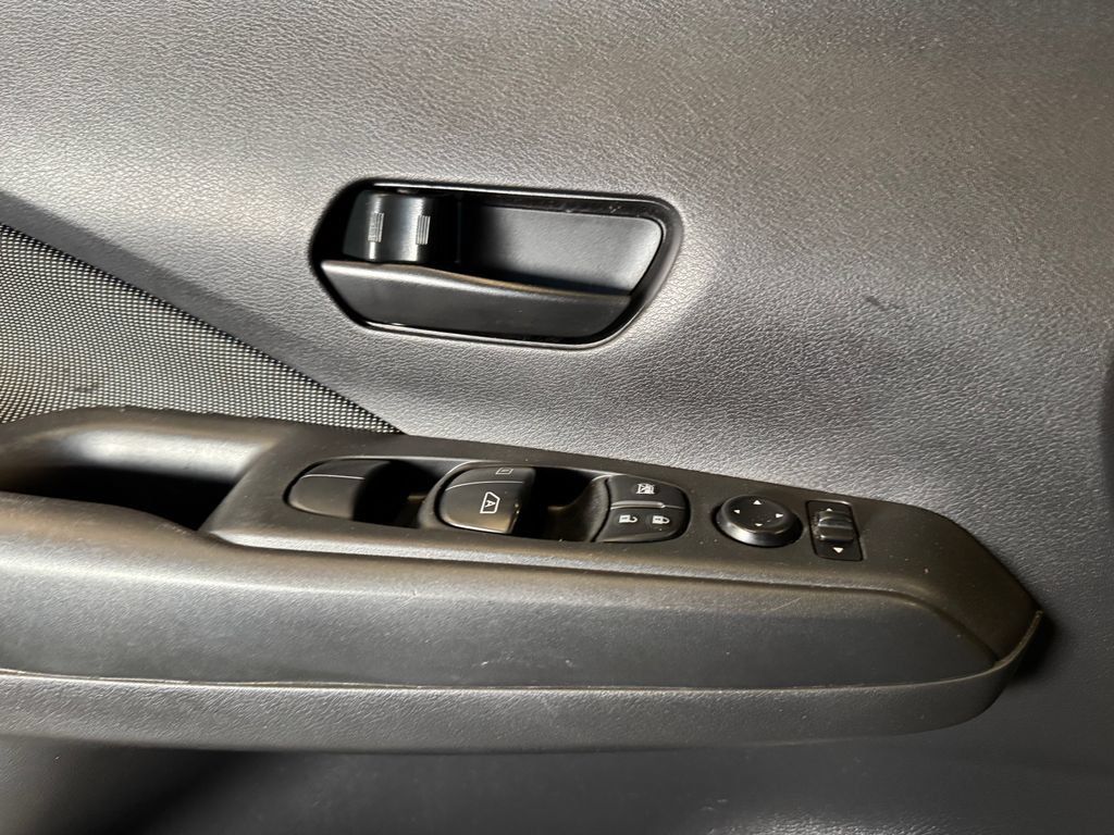 Used 2020 Nissan Kicks S FWD image 19