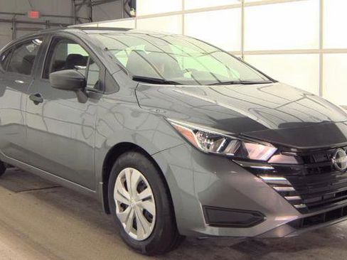 Used 2023 Nissan Versa S w/ Trunk Package image 4