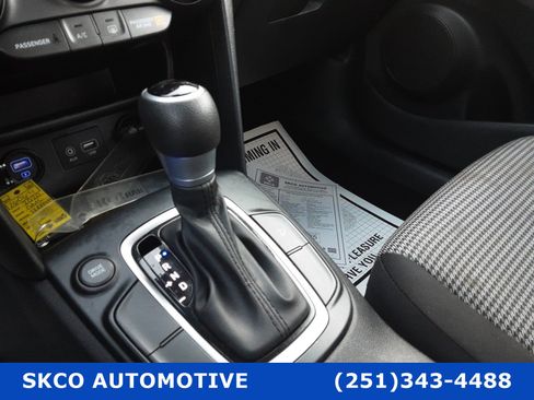 Used 2021 Hyundai Kona SE image 23
