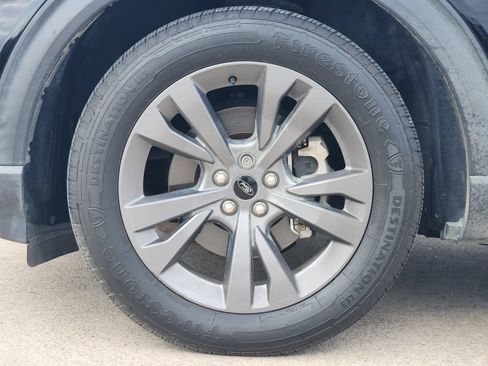 Used 2021 Ford Explorer XLT w/ Equipment Group 202A RWD image 11