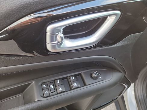 New 2026 Jeep Compass Latitude image 14