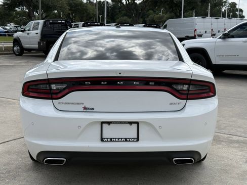 Used 2018 Dodge Charger SXT RWD image 6