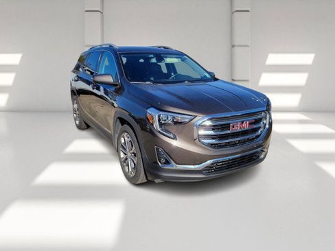Used 2019 GMC Terrain SLT w/ Preferred Package image 3