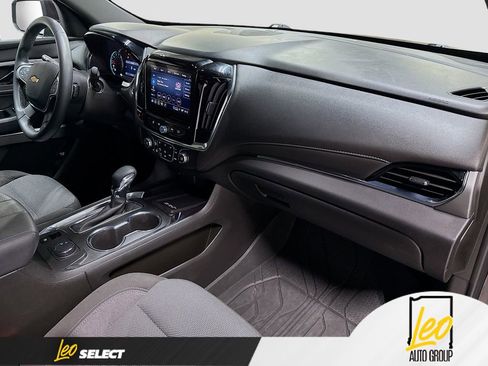 Used 2023 Chevrolet Traverse LT FWD image 29