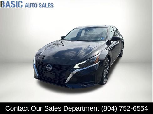 Used 2024 Nissan Altima 2.5 SV w/ SV Premium Package image 2