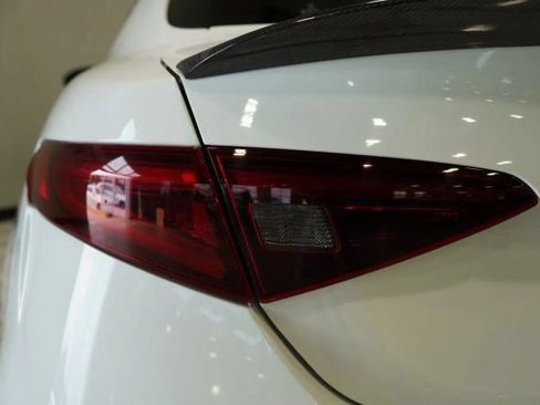 Used 2018 Alfa Romeo Giulia Ti Sport w/ Quick Order Package 22U Sport RWD image 17