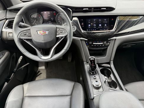 Used 2024 Cadillac XT6 Premium Luxury w/ Technology Package AWD/4WD image 21