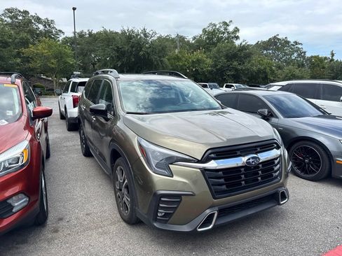 Used 2025 Subaru Ascent Touring w/ Popular Package #1 AWD/4WD image 3