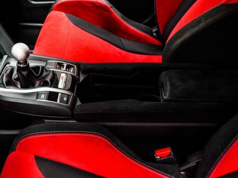 Used 2019 Honda Civic Type R image 17