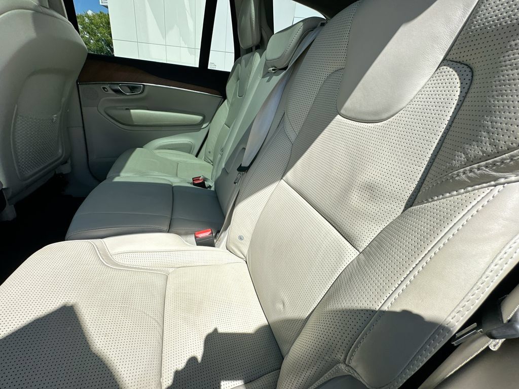 Used 2018 Volvo XC90 T6 Inscription w/ Convenience Package AWD/4WD image 4