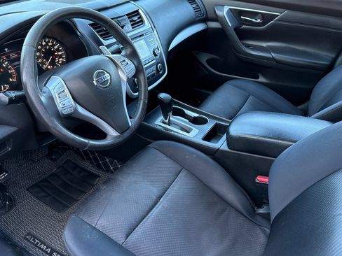 Used 2016 Nissan Altima 2.5 SR FWD image 10