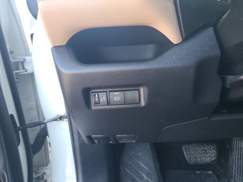 Used 2020 Toyota RAV4 XLE image 25