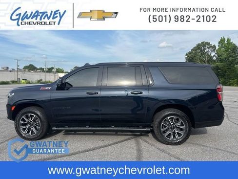 Used 2024 Chevrolet Suburban Z71 w/ Luxury Package AWD/4WD image 8