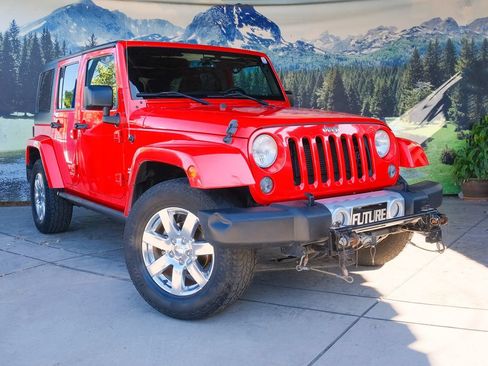 Used 2015 Jeep Wrangler Unlimited Sahara AWD/4WD image 3
