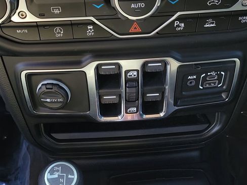 Used 2021 Jeep Wrangler Unlimited Freedom Edition image 26