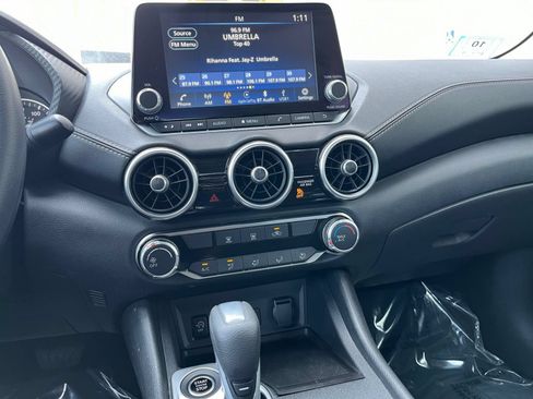 Used 2025 Nissan Sentra SV FWD image 17