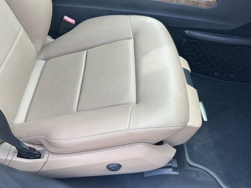 Used 2011 Mercedes-Benz E 350 4MATIC Sedan image 26