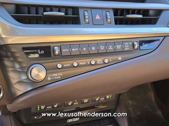 Used 2021 Lexus ES 300h w/ Accessory Package FWD image 28