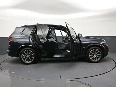 Used 2024 BMW X5 xDrive40i w/ M Sport Package image 33