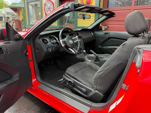 Used 2013 Ford Mustang GT w/ Security Pkg RWD image 19
