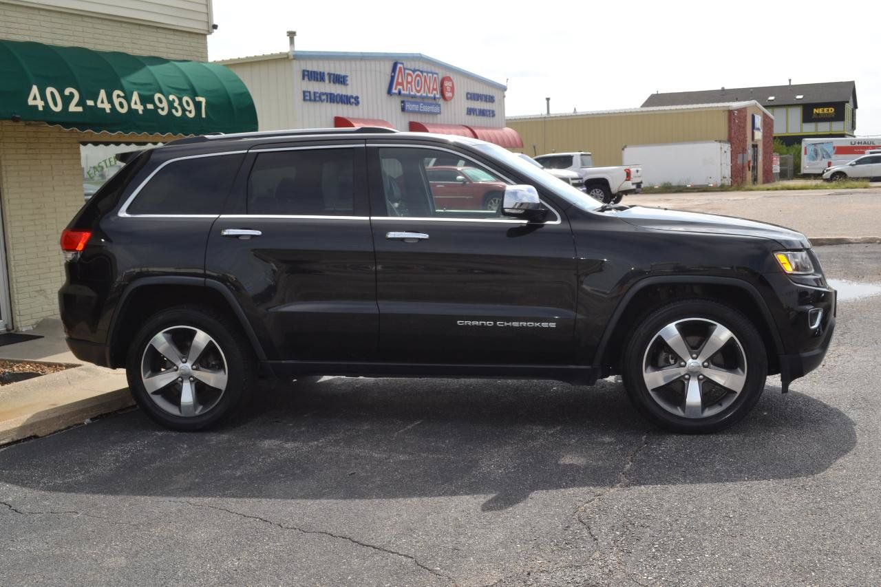 Used 2015 Jeep Grand Cherokee Limited AWD/4WD image 12
