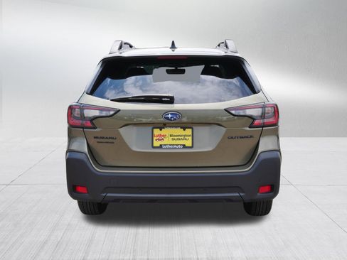 Used 2025 Subaru Outback Onyx Edition AWD/4WD image 6