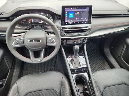 Used 2022 Jeep Compass Trailhawk AWD/4WD image 12