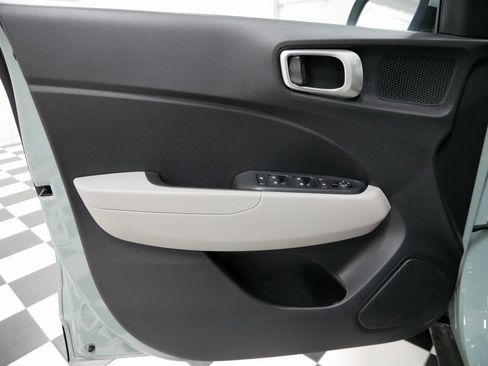 New 2025 Hyundai Venue SEL image 7