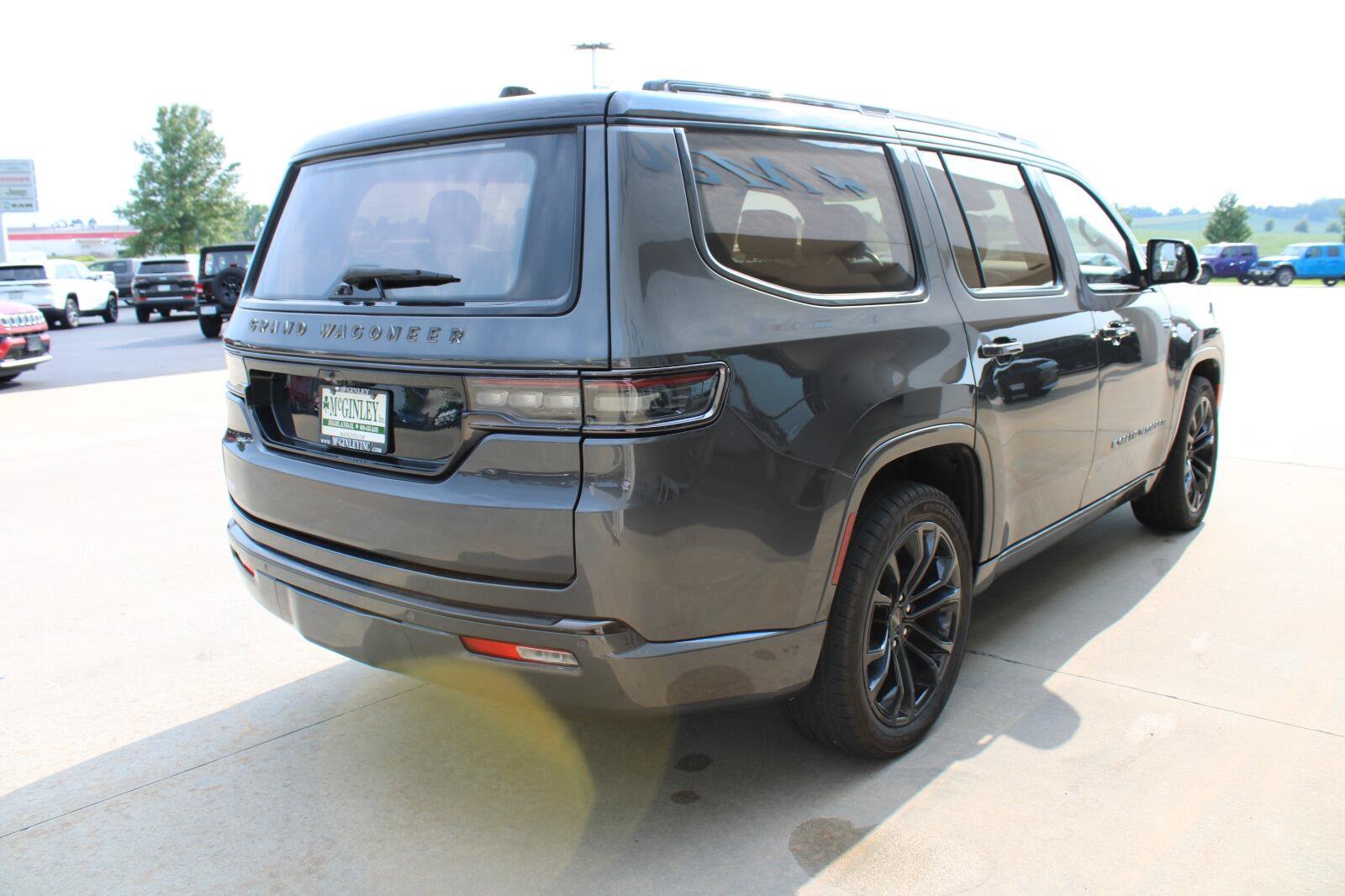 Certified 2022 Jeep Grand Wagoneer Series II AWD/4WD image 7