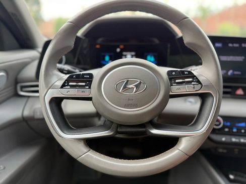 Used 2021 Hyundai Elantra SEL w/ Convenience Package image 16