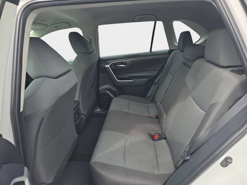 Used 2025 Toyota RAV4 XLE AWD/4WD image 16