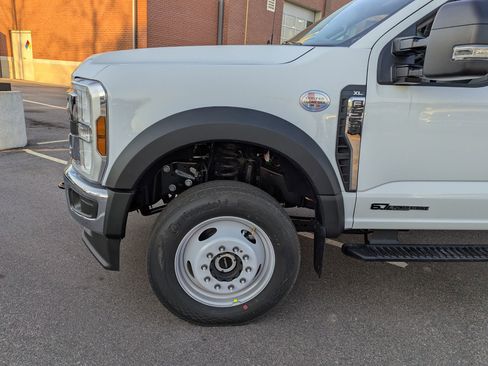 New 2026 Ford F550 4x4 Regular Cab Super Duty image 11