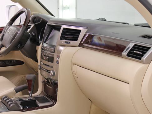 Used 2014 Lexus LX 570 4WD image 45