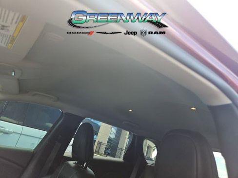 Used 2021 Jeep Cherokee Latitude Plus FWD image 17