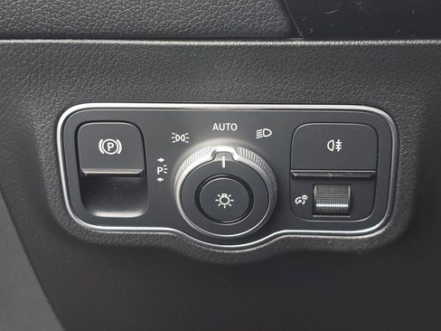 Used 2023 Mercedes-Benz GLA 250 4MATIC image 26