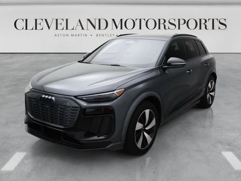 Used 2025 Audi SQ6 e-tron Prestige w/ Black Optic Package AWD/4WD image 8