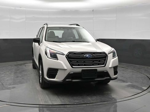 Used 2024 Subaru Forester AWD/4WD image 2