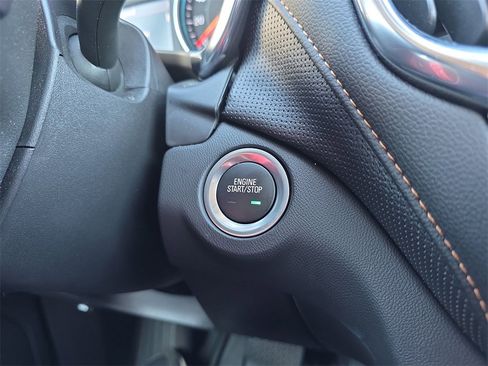 Used 2023 Chevrolet Equinox Premier image 26