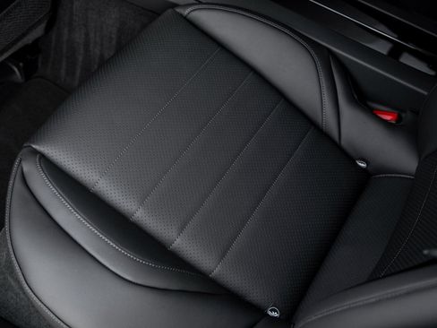 Certified 2026 Porsche Panamera GTS AWD/4WD image 33