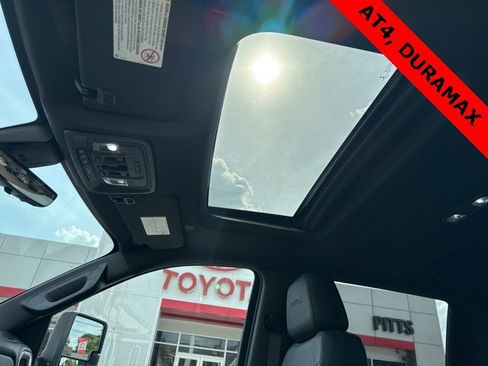 Used 2021 GMC Sierra 2500 AT4 w/ AT4 Premium Plus Package image 11