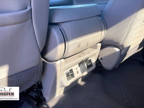 Used 2025 GMC Sierra 1500 SLT image 33