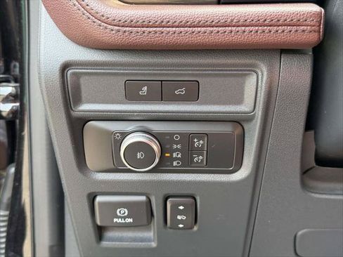 Used 2022 Ford Expedition Limited AWD/4WD image 24