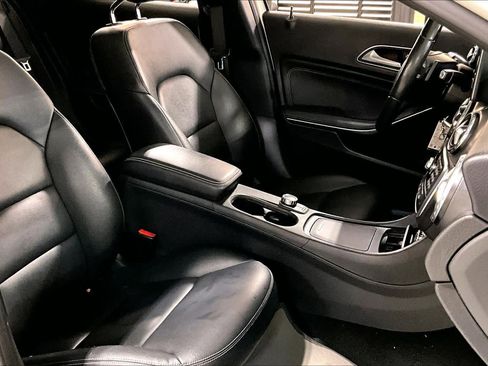 Used 2015 Mercedes-Benz GLA 250 image 9