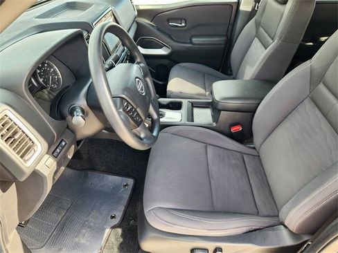 Used 2024 Nissan Frontier SV image 13