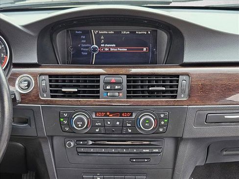 Used 2011 BMW 328i Convertible image 12